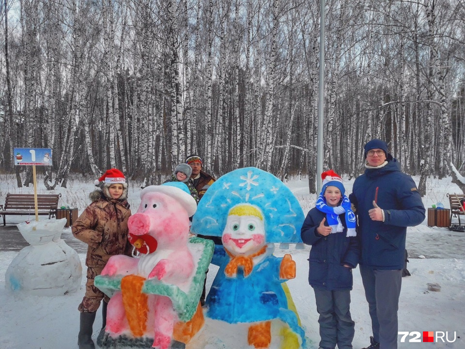 И маленькие тюменцы оценили шедевры деревенского мастера! И маленькие тюменцы оценили шедевры деревенского мастера!