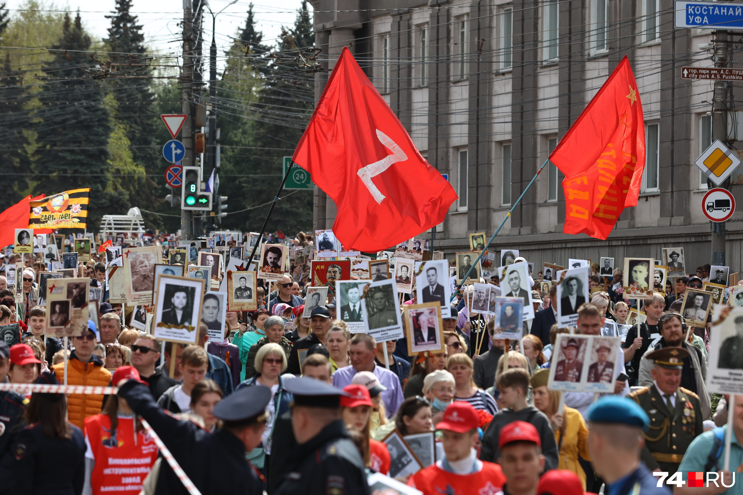 Современная символика тоже мелькает, но надо отметить, эти знаки единичны Современная символика тоже мелькает, но надо отметить, эти знаки единичны