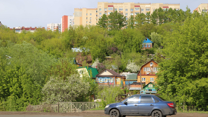 Жители хотят десятки миллионов рублей за дома на улице, которые власти Уфы пустят под снос ради дороги