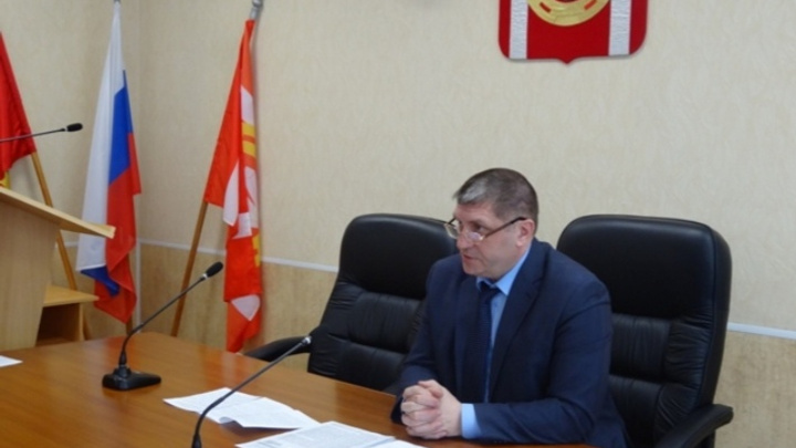 Заместителя главы района в Челябинской области заподозрили в незаконном начислении себе премий