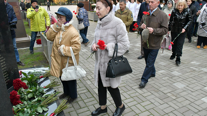 В Сочи в шестую годовщину страшной авиакатастрофы над Черным морем почтили память ее жертв