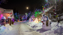 Самая сказочная улица Новосибирска: как соседи превратили частный сектор в новогоднюю достопримечательность