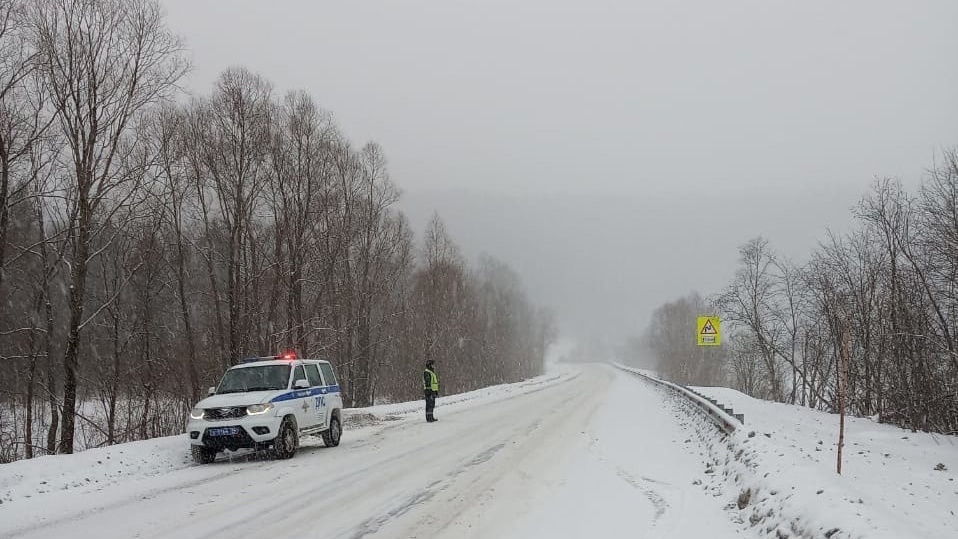 В Челябинской области водителей попросили отказаться от дальних поездок из-за снегопада