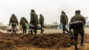 «Продавайте особняки, одевайте армию»: как новосибирцы собирают мобилизованных на СВО