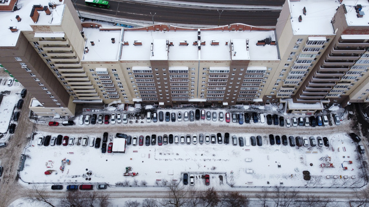 Головокружительная пустота: Челябинск погрузился в новогоднюю спячку (таким вы его точно не видели)