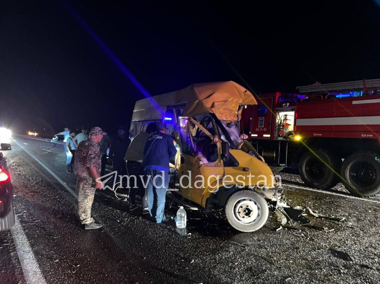 ДТП в Дагестане: восемь погибших — фото и видео последствий аварии 20  августа 2022 г. - 20 августа 2022 - ФОНТАНКА.ру