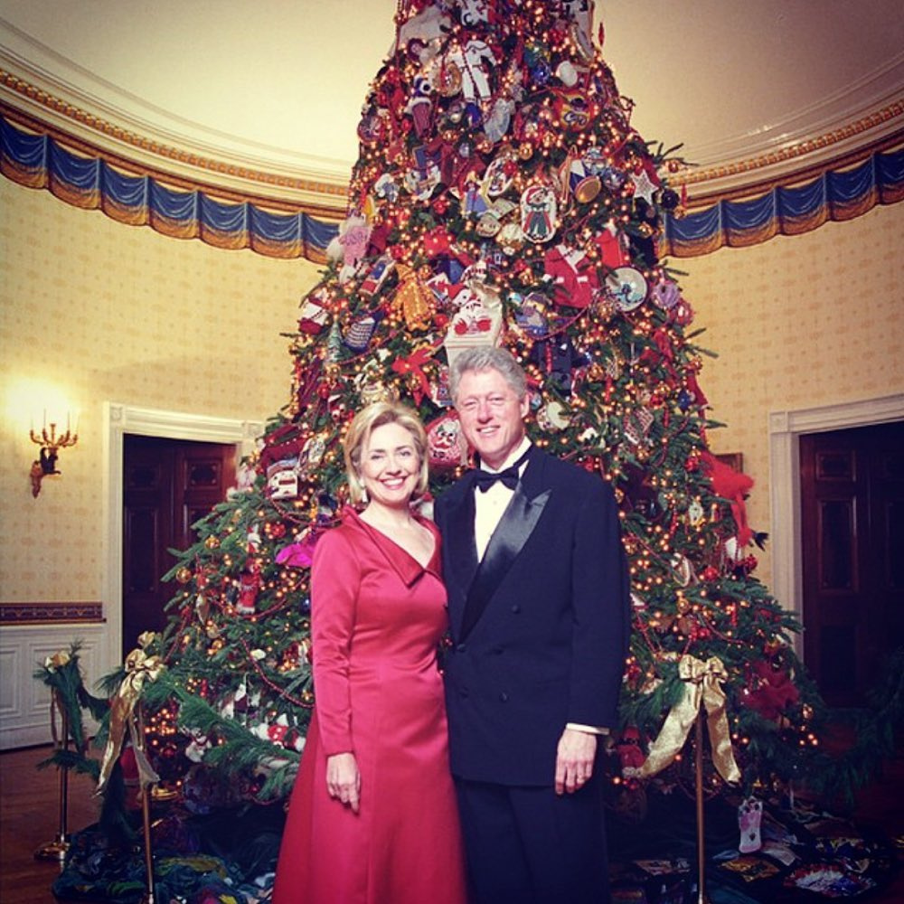 Свежее фото из инстаграма Хиллари — на нем супруги вполне довольны