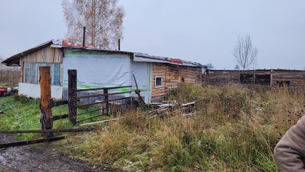 Житель Красноярского края два месяца не хоронит брата: он хочет доказать, что того убили