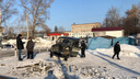 «Отбросило на соседние рельсы»: электричка столкнулась с УАЗом на Первомайке — видео