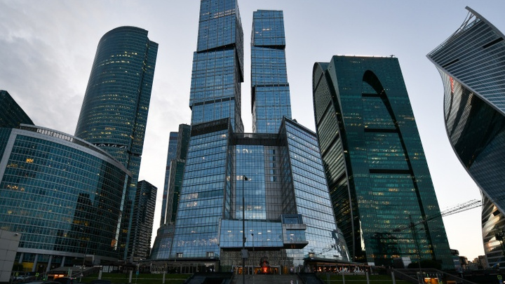Среди владельцев самых дорогих небоскребов России оказалась минусинская бизнес-вумен. Кто из миллиардеров вместе с ней?