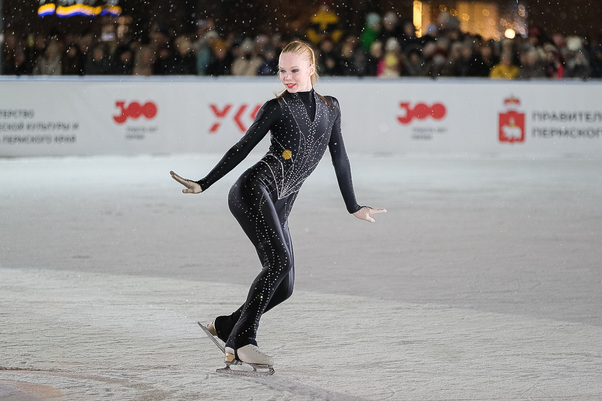 Виктория Федянина показала виртуозное владение коньками