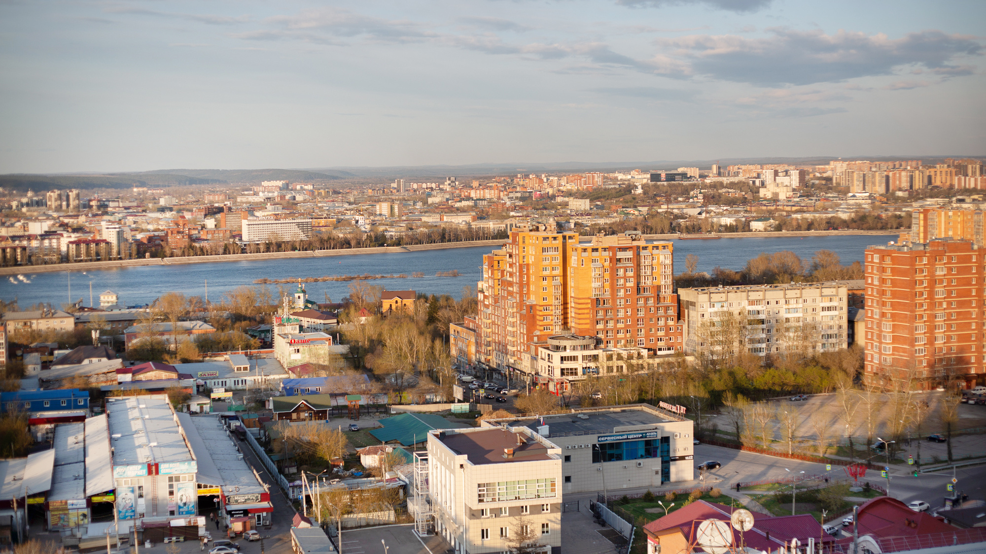 Зеленое Ново-Ленино, растущий Радужный и дикий пляж Якоби. Каким был Иркутск 20 лет назад?