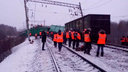 В Прикамье из-за схода с рельсов грузовых вагонов задерживаются уже шесть междугородних поездов