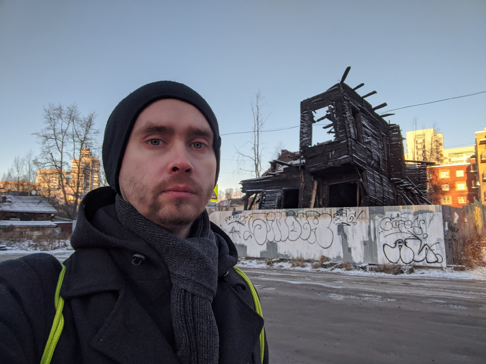Неравнодушный горожанин Михаил Шишов в центре Архангельска Неравнодушный горожанин Михаил Шишов в центре Архангельска