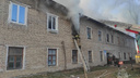 В Самарской области загорелась крыша двухэтажки: видео