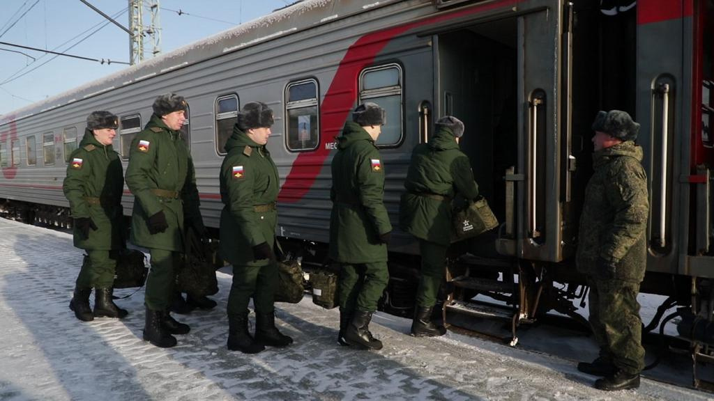 Кузбасские призывники отправились в восточные регионы России