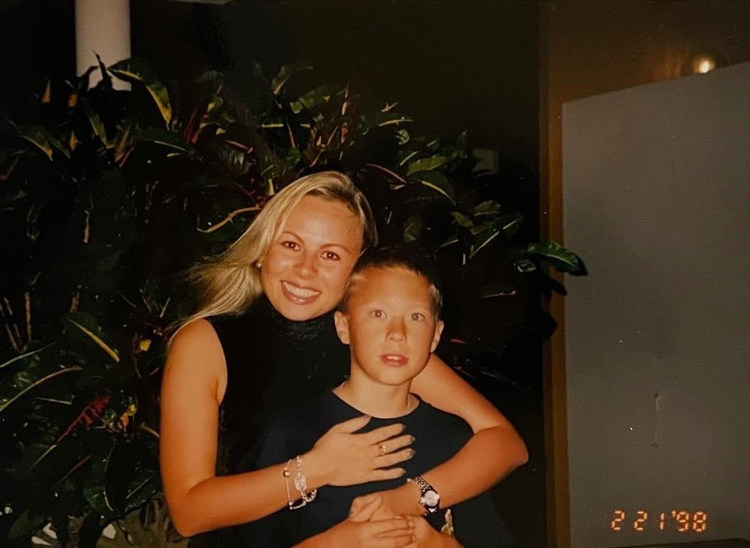 Лариса Терентьева с сыном Григорием в 1998 году
