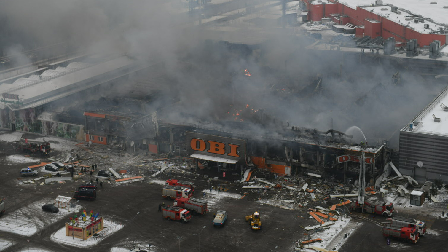 Ущерб — десятки миллиардов: следователи выяснили, из-за кого сгорел дотла гипермаркет OBI. Онлайн-репортаж