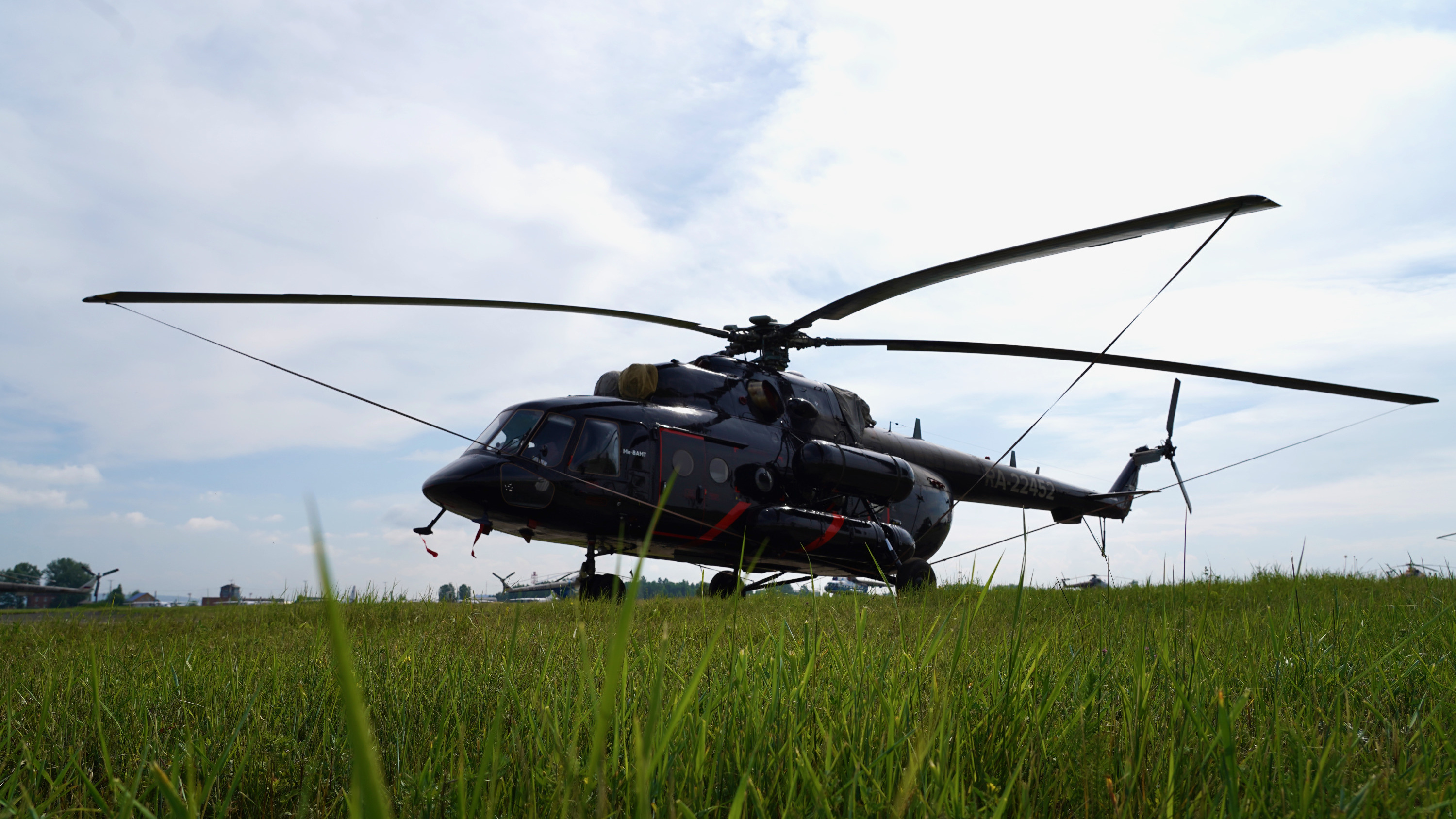 Вертолет авиакомпании «Ангара» совершил аварийную посадку в Приангарье. Что известно о перевозчике?