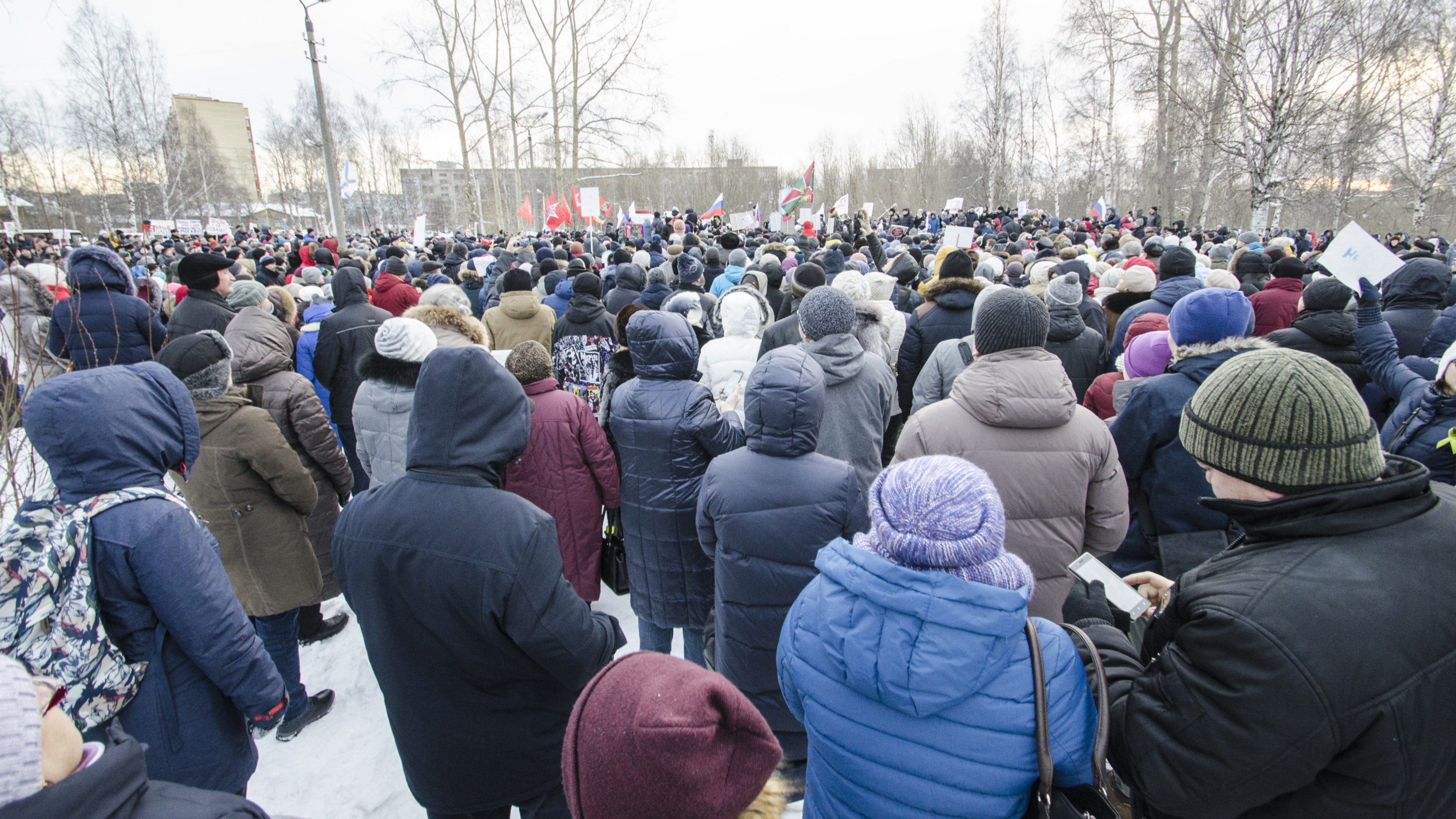 «Мы собрали бы не меньше <nobr class="_">10 тысяч</nobr> человек»: можно ли провести в Северодвинске митинг против QR-кодов