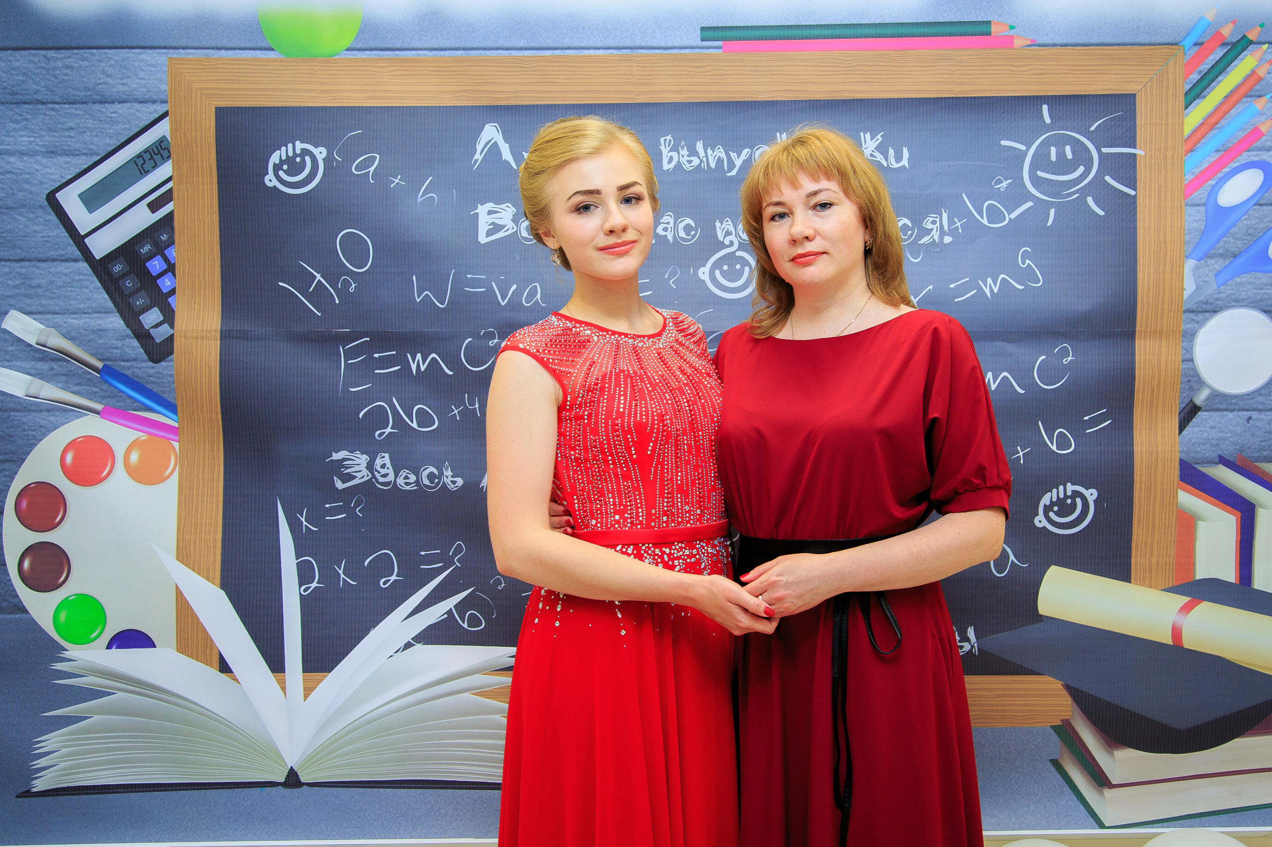 Евгения (слева) вместе с любимой мамой, которую она бесконечно любит и ценит Евгения (слева) вместе с любимой мамой, которую она бесконечно любит и ценит