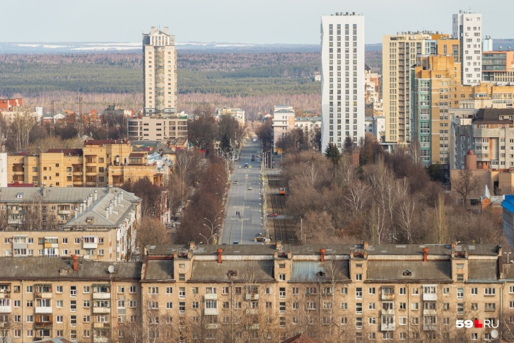 У многих этот город вызывает ассоциации с гопниками и панельными дворами. За это можно сказать спасибо сериалу «Реальные пацаны», который снимался в Перми У многих этот город вызывает ассоциации с гопниками и панельными дворами. За это можно сказать спасибо сериалу «Реальные пацаны», который снимался в Перми