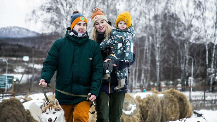 Отдых с детьми в России: идеи для незабываемых приключений — горные лыжи, хаски, тюбинги и снегоходы