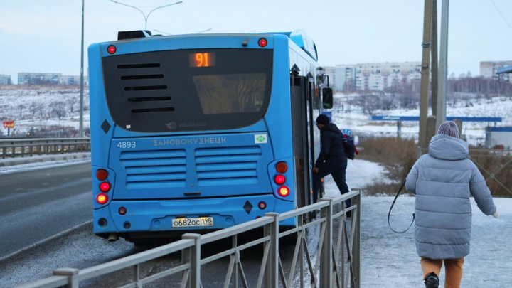 Власти рассказали, как в Новокузнецке будут работать автобусы в Новый год и каникулы