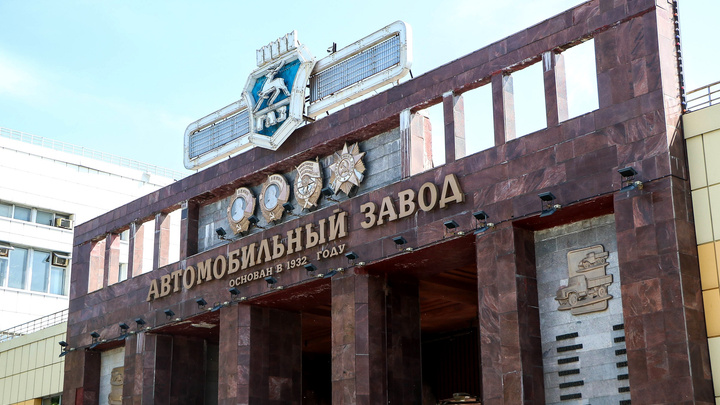 Масочный режим и соблюдение социальной дистанции вернули на заводе ГАЗ в Нижнем Новгороде