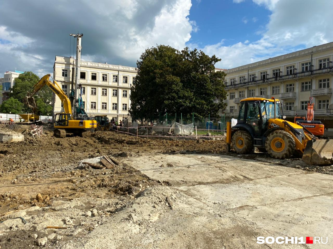 Группа ЛСР уже реализует в Сочи проект по реконструкции гостиницы «Приморская», эта же компания начала реставрацию санатория «Волна»