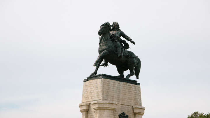 В Тольятти хотят облагородить площадку у памятника Татищеву