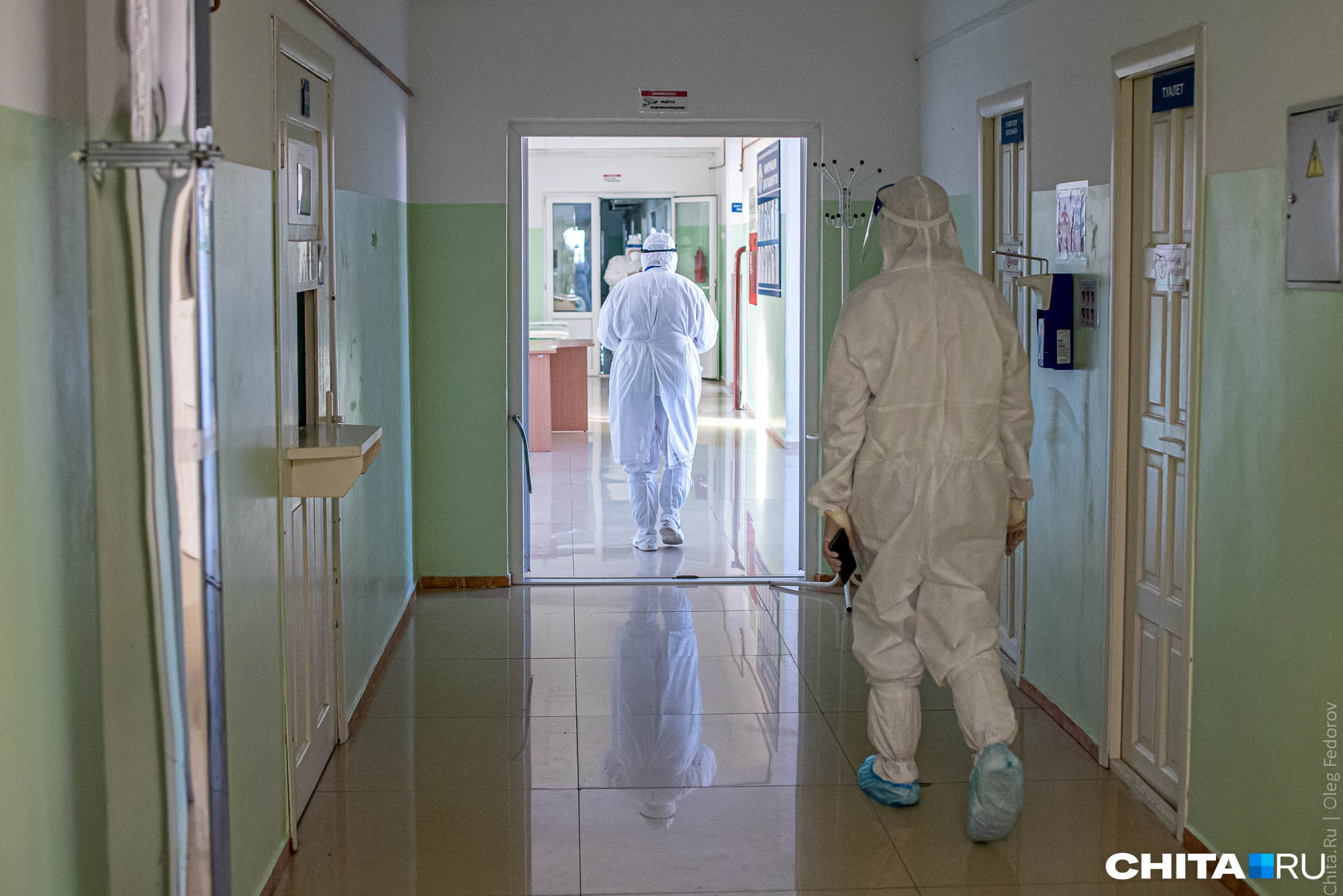 Сотрудники больницы пытались помешать женщине, забравшей сына в Чите