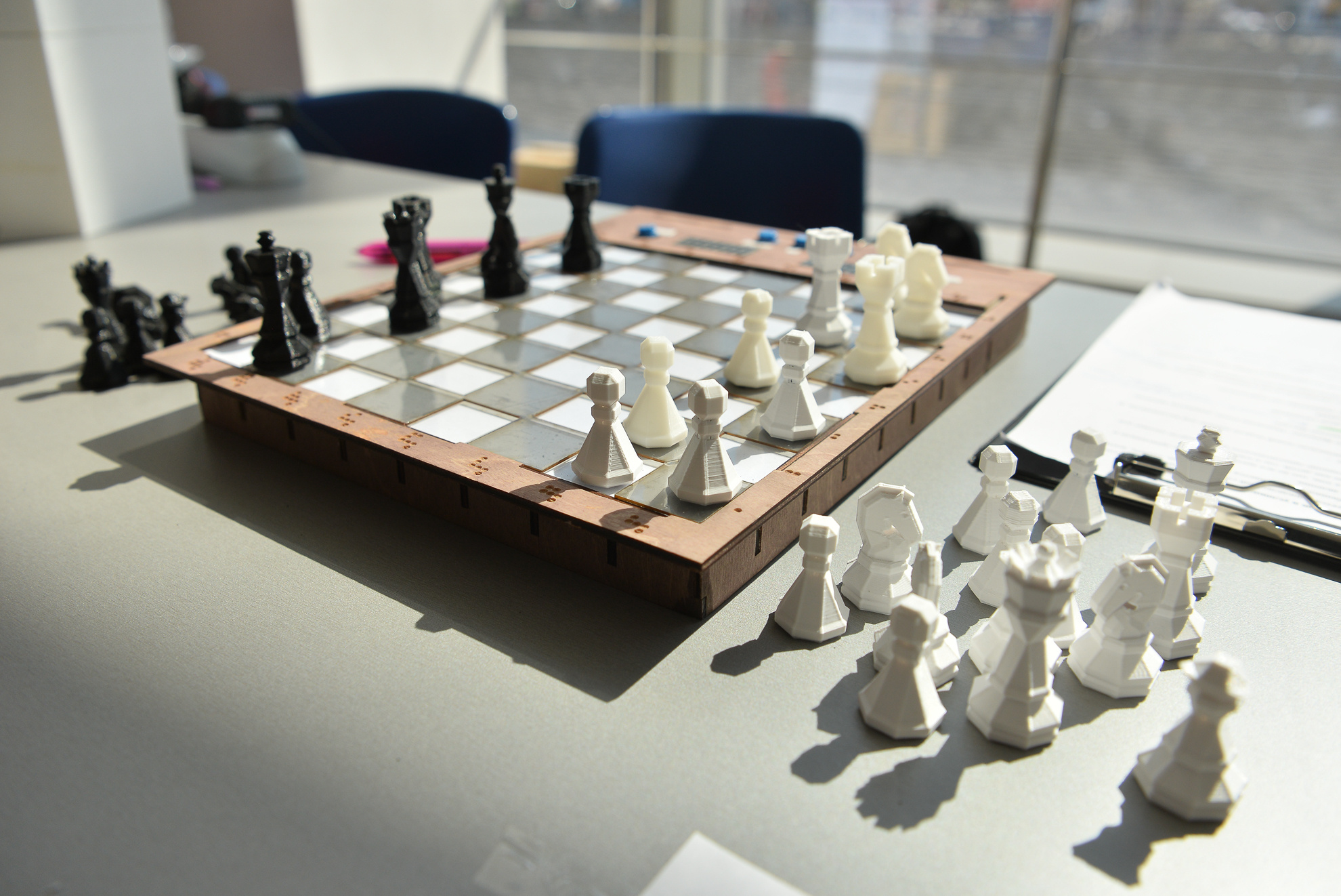 Участники форума придумали шахматы, в которые можно играть в условиях невесомости
