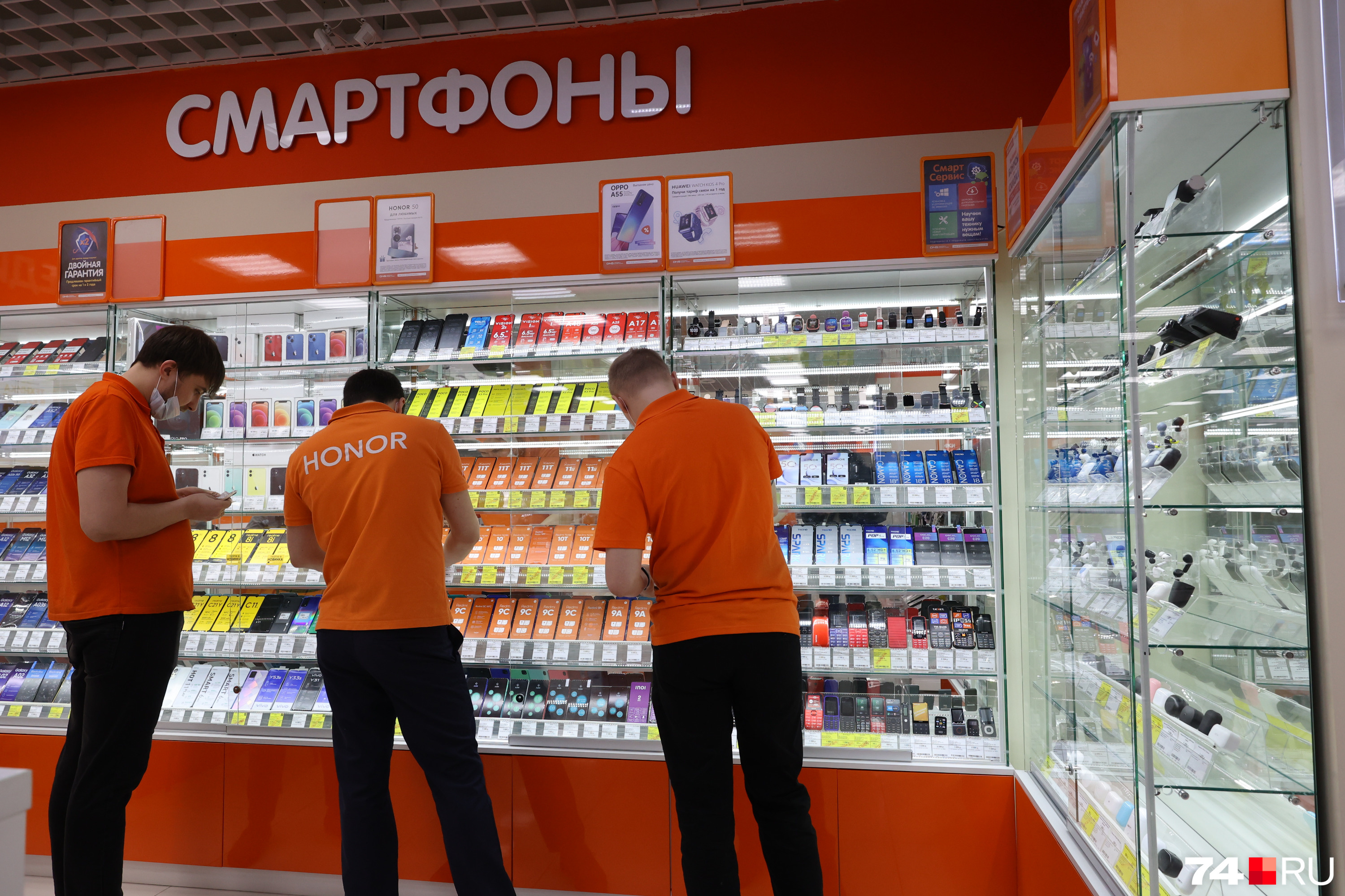 «Чем строже санкции, тем выше комиссии»: запрет «российского SWIFT» обязательно скажется на цене привычных товаров