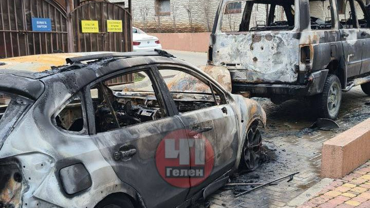 В Геленджике в новогоднюю ночь сгорело несколько машин