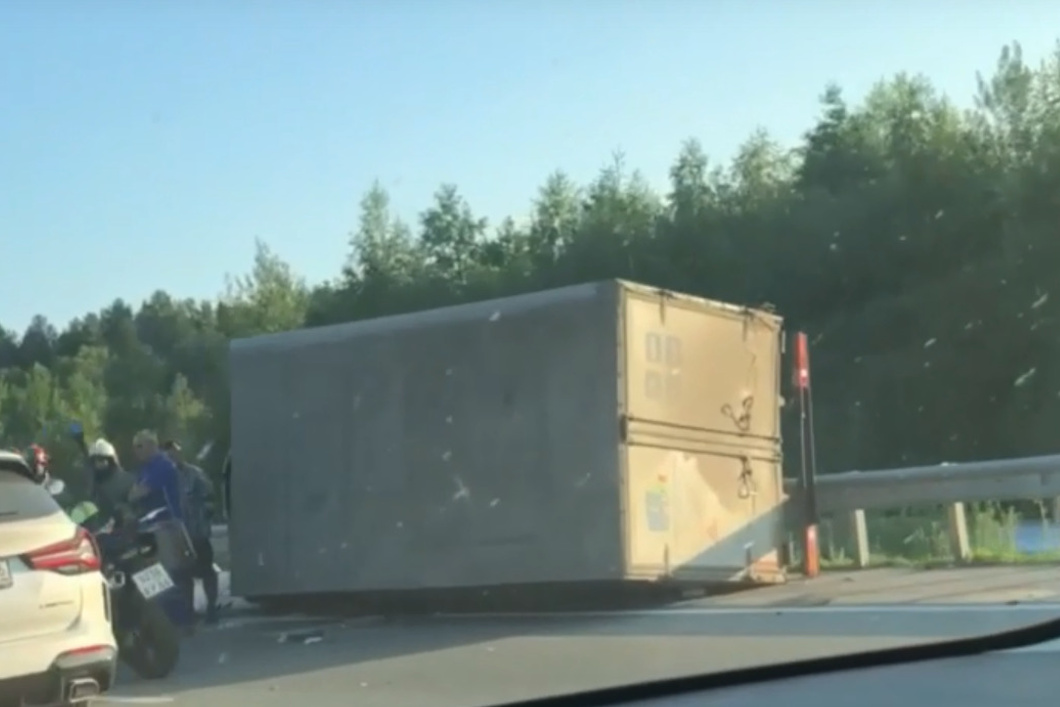Вчера перевернулась газель