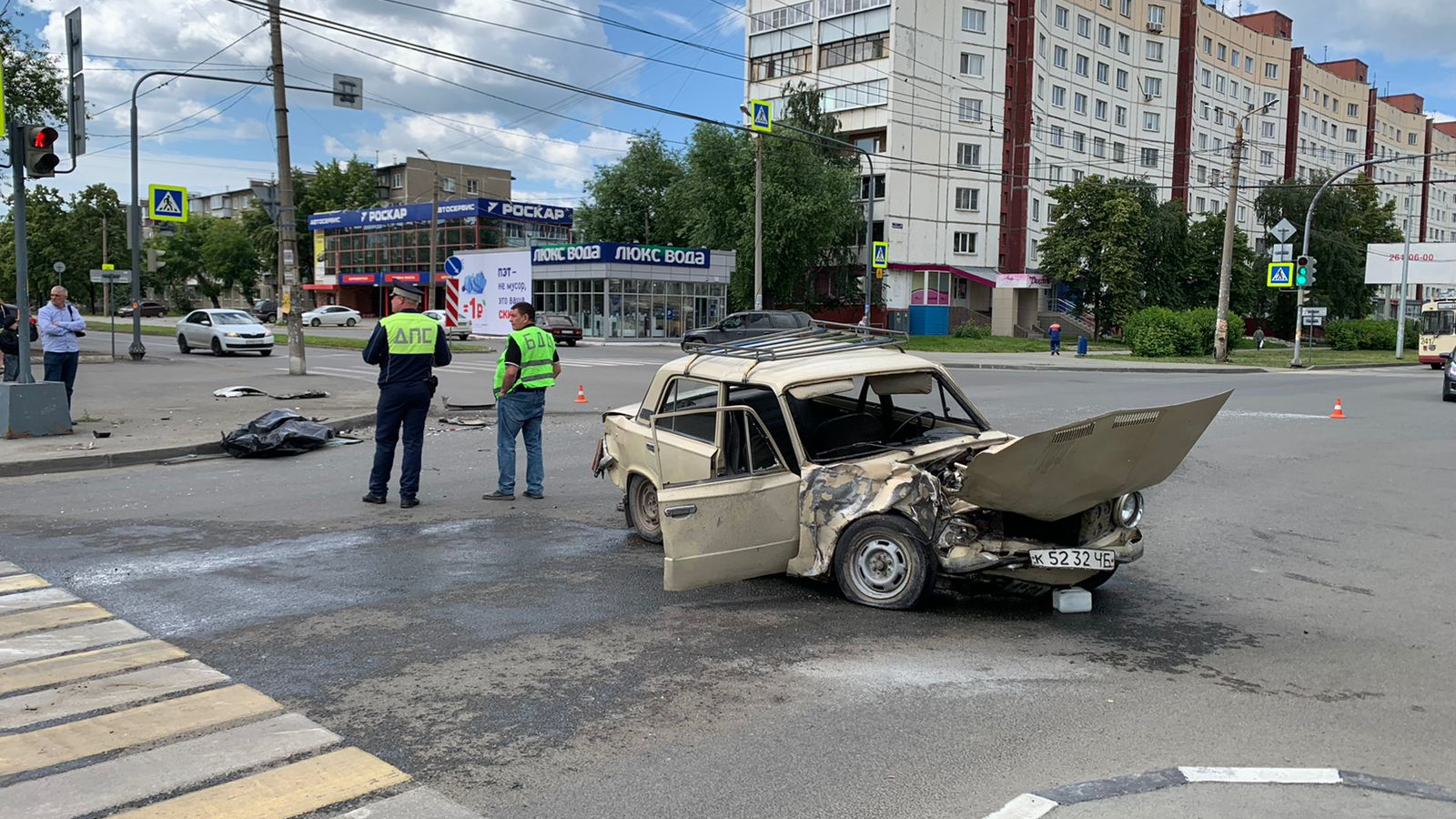 74 ру происшествия сегодня. Челябинск авария на Комсомольском. ДТП В Челябинске вчера на Комсомольском проспекте.