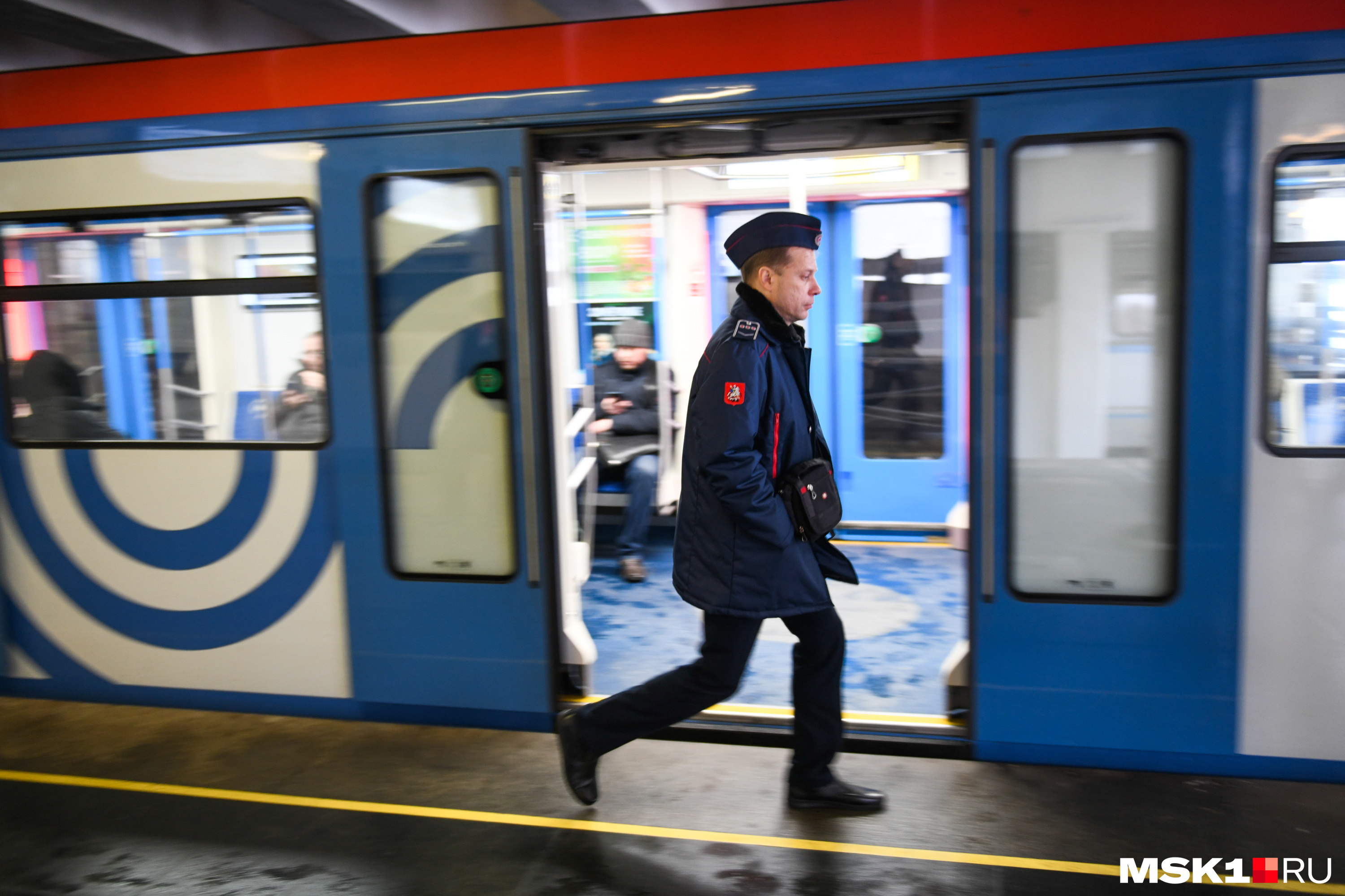 Сбой в метро: из-за человека на путях не идут поезда  Таганско-Краснопресненской линии, подробности - 10 февраля 2023 - msk1.ru