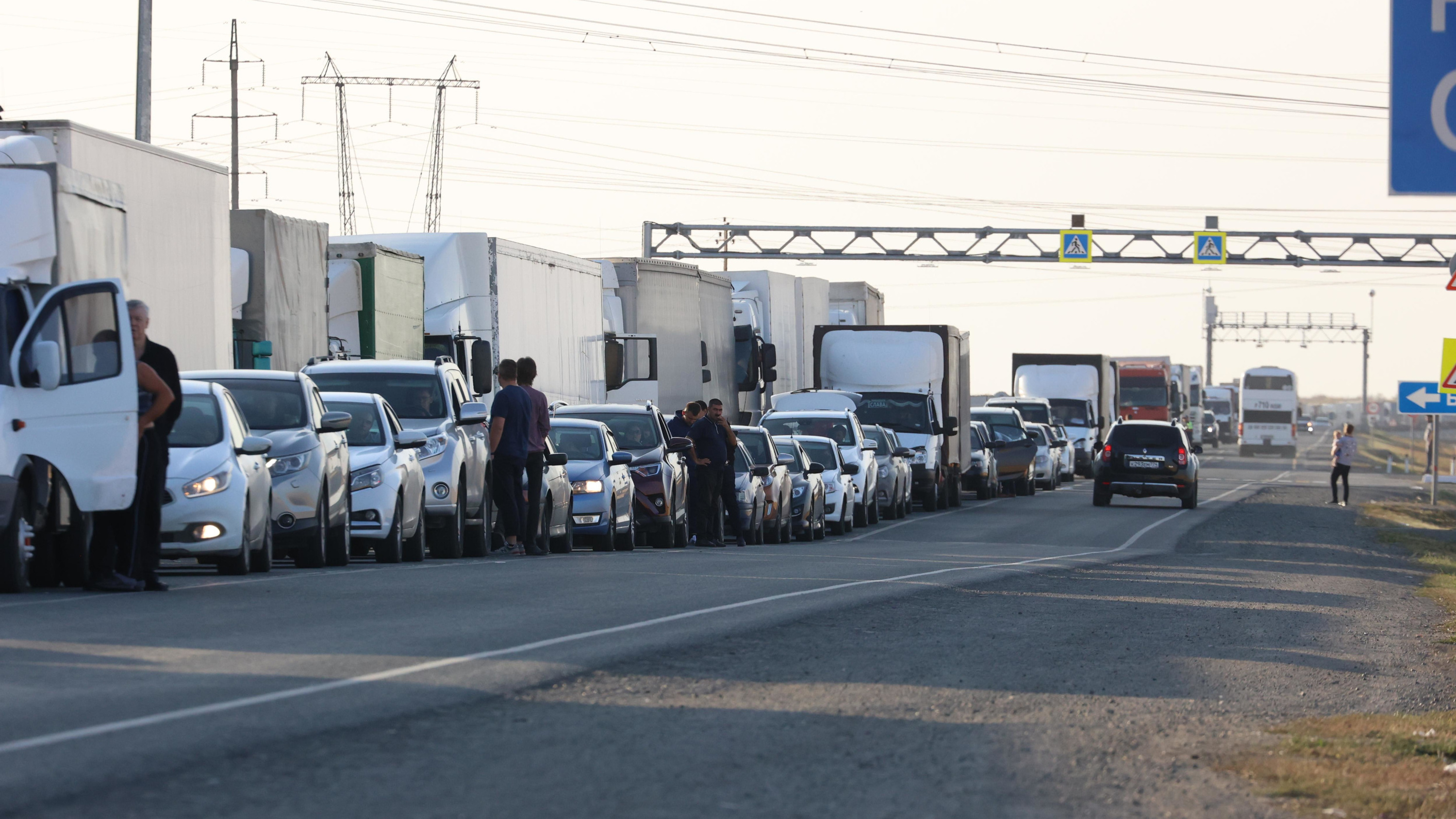Только для грузовиков: в Госдуме объяснили, как резервировать дату и время для переезда через границу