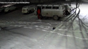 Попал на камеру наблюдения: <nobr class="_">18-летнего</nobr> новосибирца подозревают в попытке угона ВАЗа и УАЗа