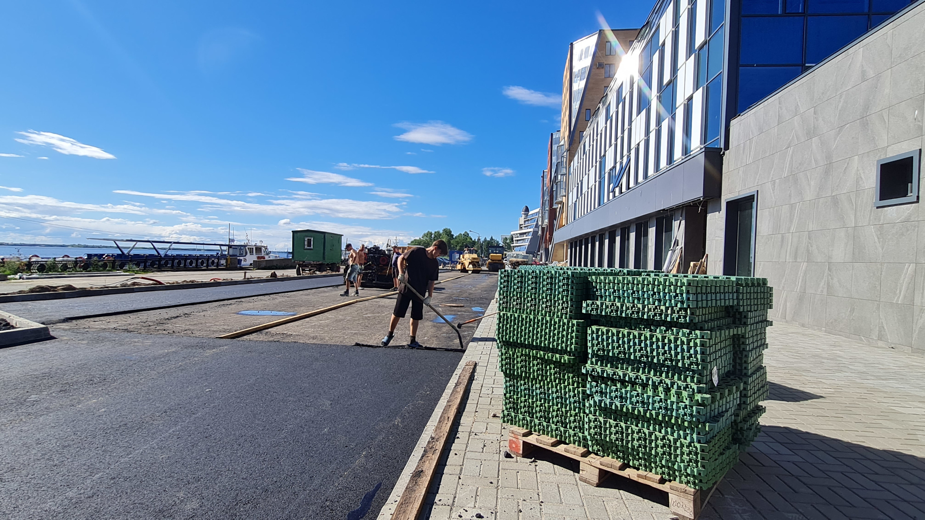 В новое здание порт вложил 200 млн рублей В новое здание порт вложил 200 млн рублей