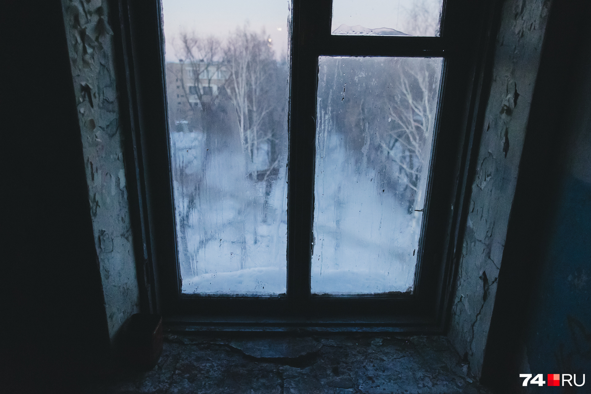 Поначалу пятиэтажку поддерживали в хорошем состоянии, но последние 15 лет сильно запустили Поначалу пятиэтажку поддерживали в хорошем состоянии, но последние 15 лет сильно запустили
