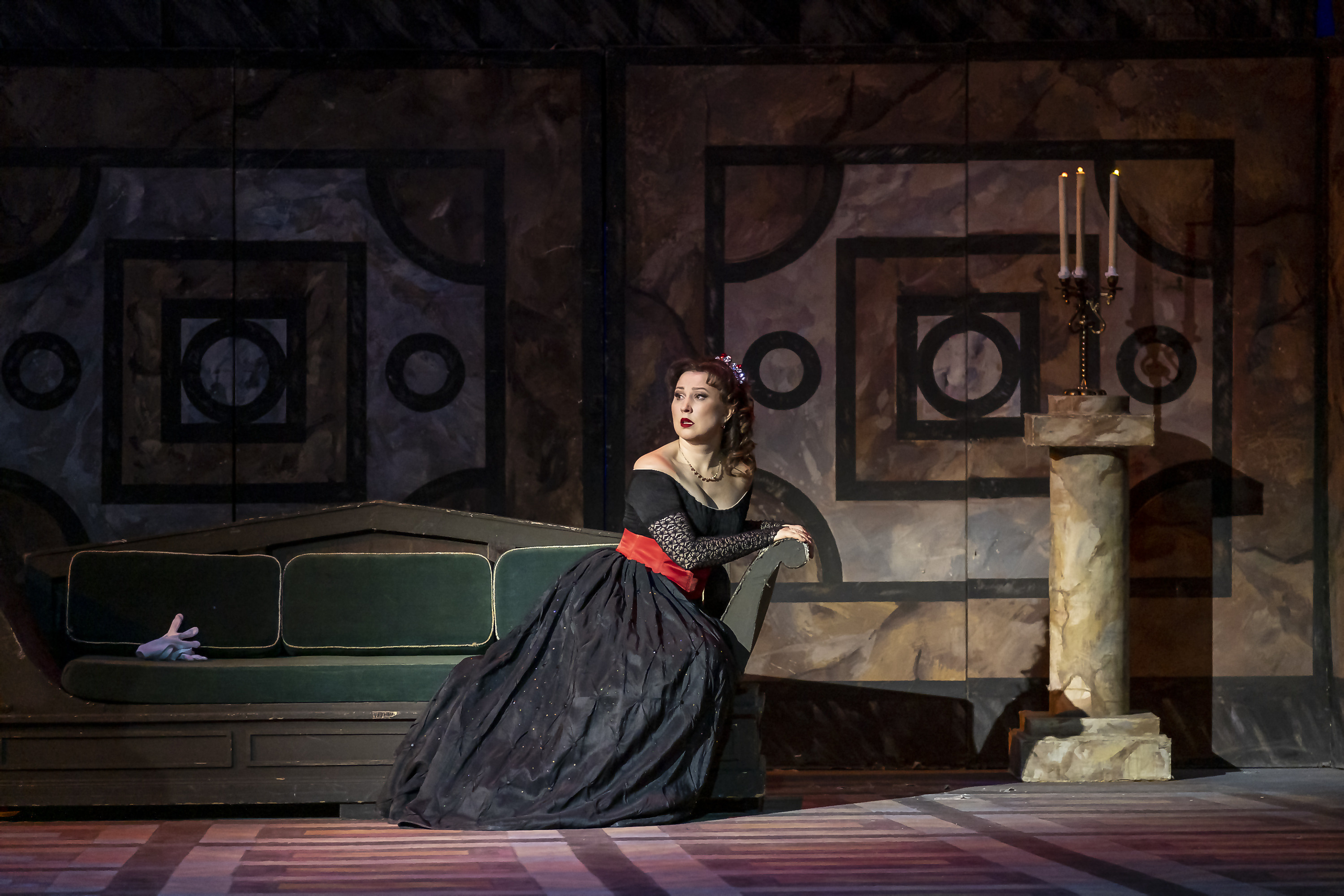 Кто Главная героиня оперы Гаяне. Нестеренко оперная певица в большой опере. Персонаж оперы исполняемый женским голосом.