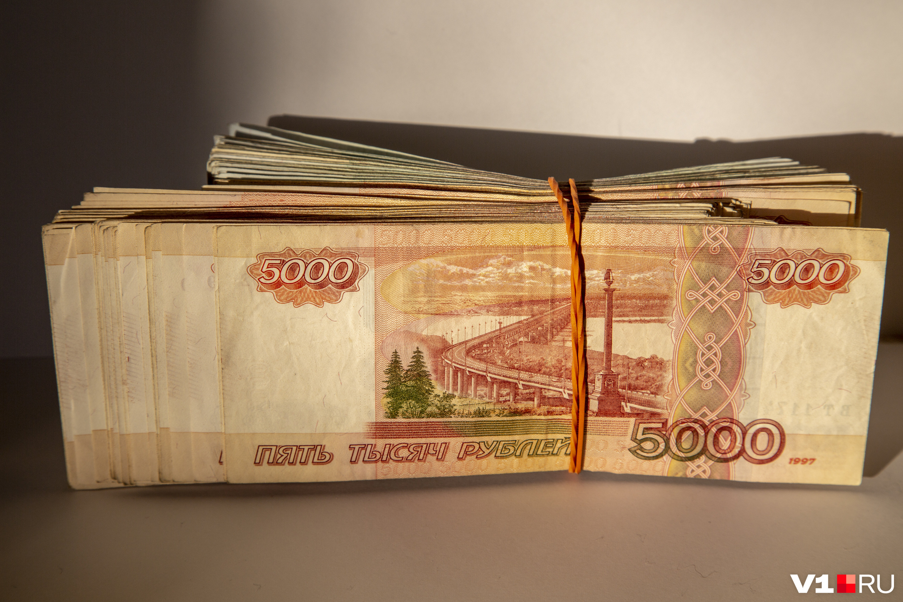 Падение рубля приводит к росту цен на всё — от кормов до подгузников Падение рубля приводит к росту цен на всё — от кормов до подгузников
