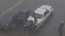 Водитель Toyota Mark II протаранил машины в пробке на Матросова. Пассажиры устроили драку