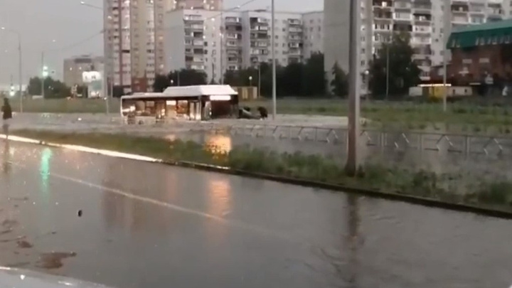 Город-море: ненастье превратило Тольятти в гигантский аквапарк