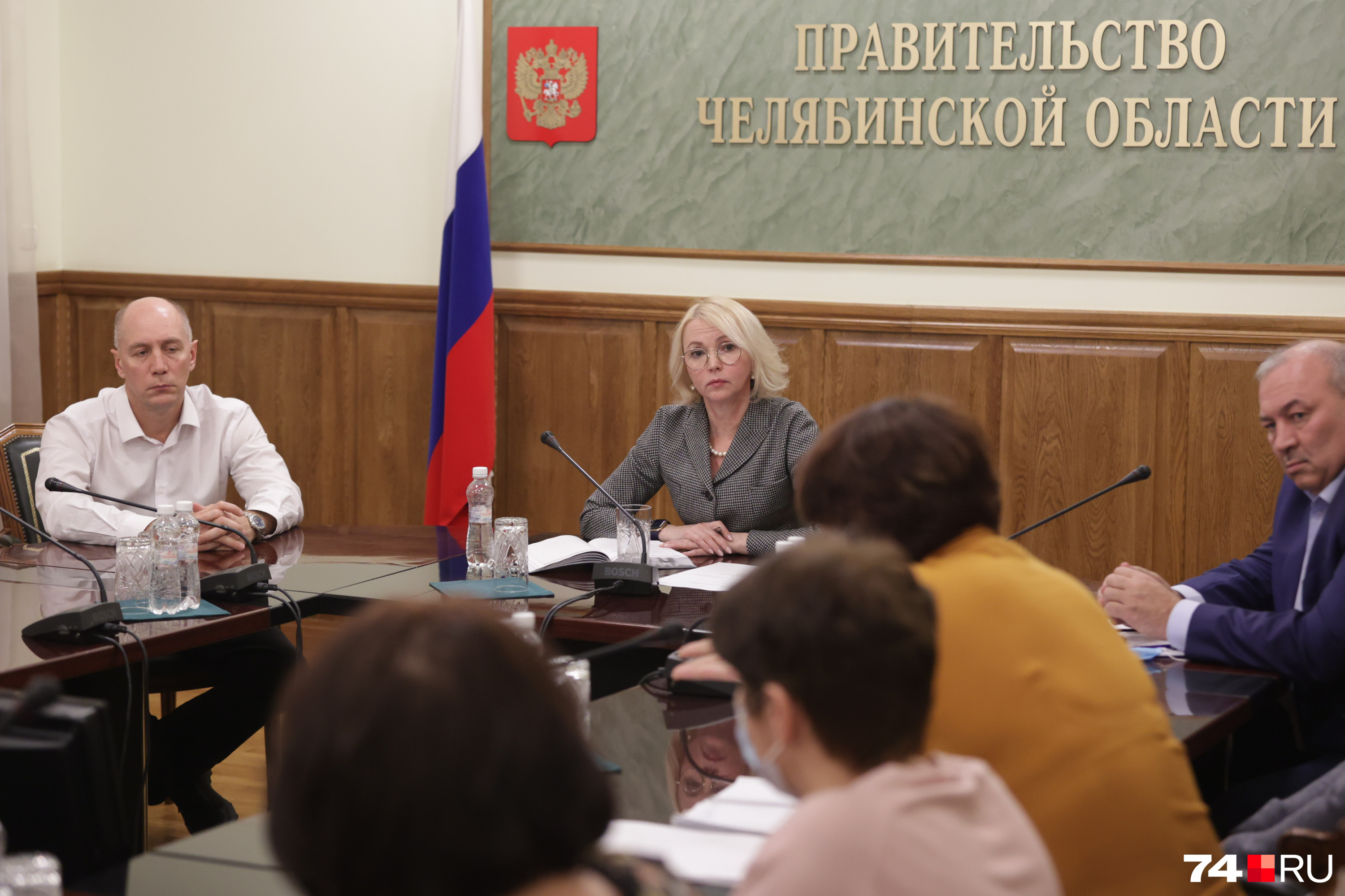 Через две недели она пообещала предложить варианты разрешения самых наболевших вопросов Через две недели она пообещала предложить варианты разрешения самых наболевших вопросов
