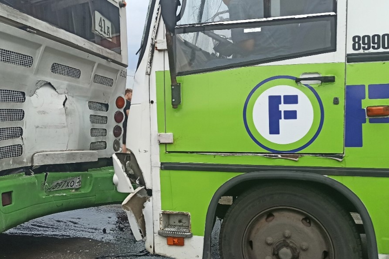 7 08 2022. 7 08 2022. 7 08 2022. Пассажиры в автобусе. 7 08 2022.