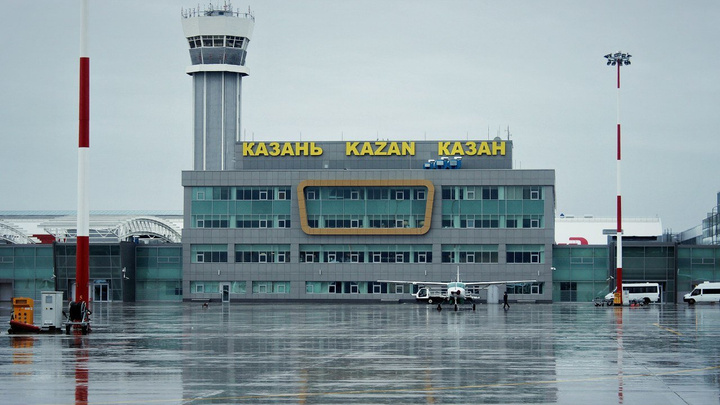 Самолет из Уфы экстренно приземлился в Казани