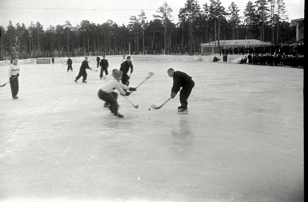 Так играли в русский хоккей в 1940-е годы